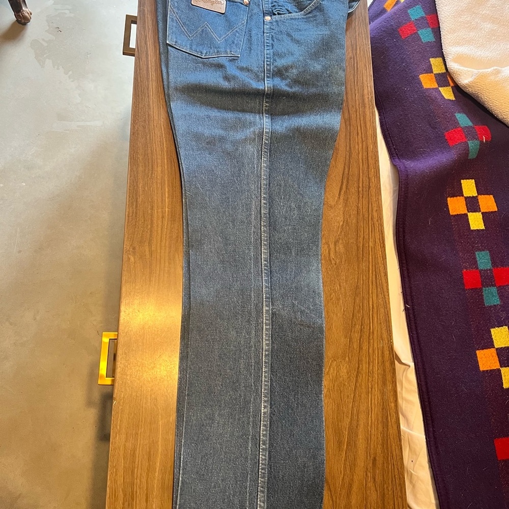 Men’s Wrangler 936DEN.  Cowboy cut slim fit jean.